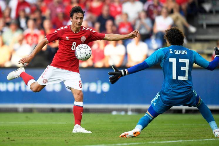 九游旧版本下载链接-赛地聚焦：荷甲赛前热度飙升，法兰克福外线爆发，质疑声仍在，训练强度明显提升的简单介绍